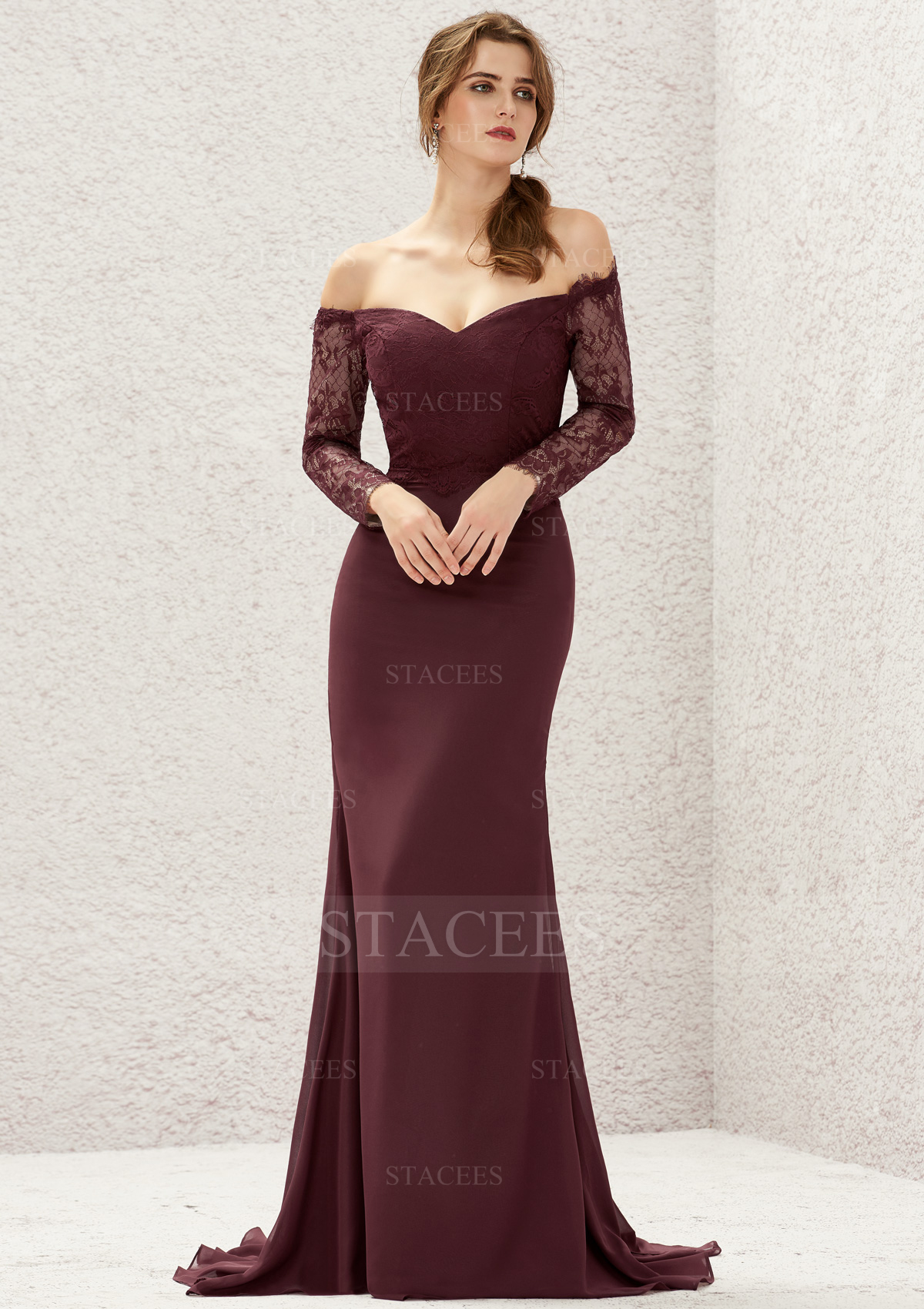 Trumpette/Sirène épaule dénudée mousseline traîne balayage robe de demoiselle d'honneur avec plissé