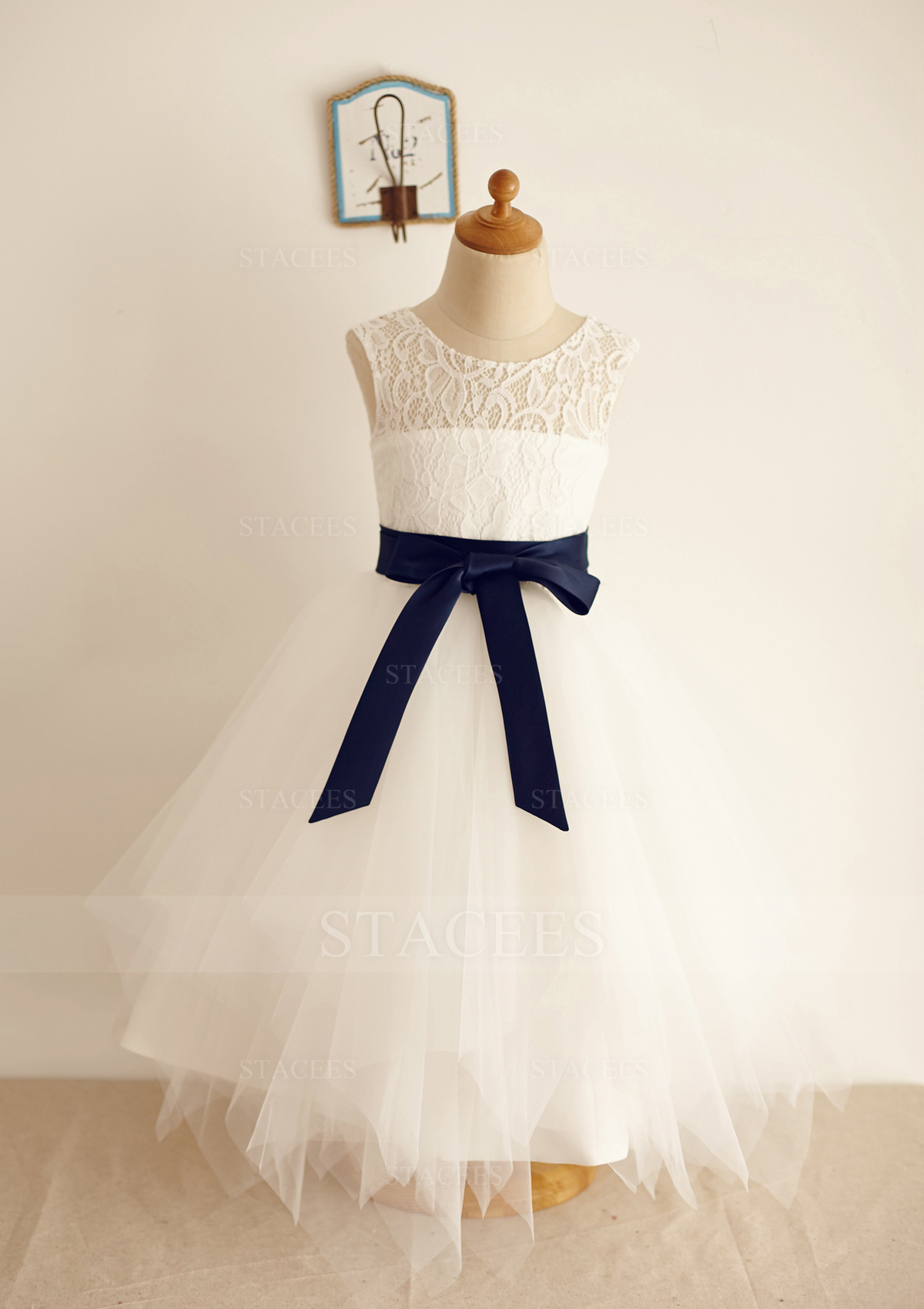 A-line/Princess Sleeveless Scoop Neck Tea-Length Lace Tulle Flower Girl Dress With Sashes