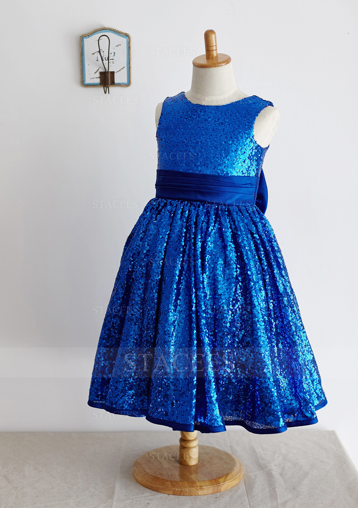 A-line/Princess Scoop Neck Ankle-Length Satin Sequined Flower Girl Dress With Bowknot Sashes