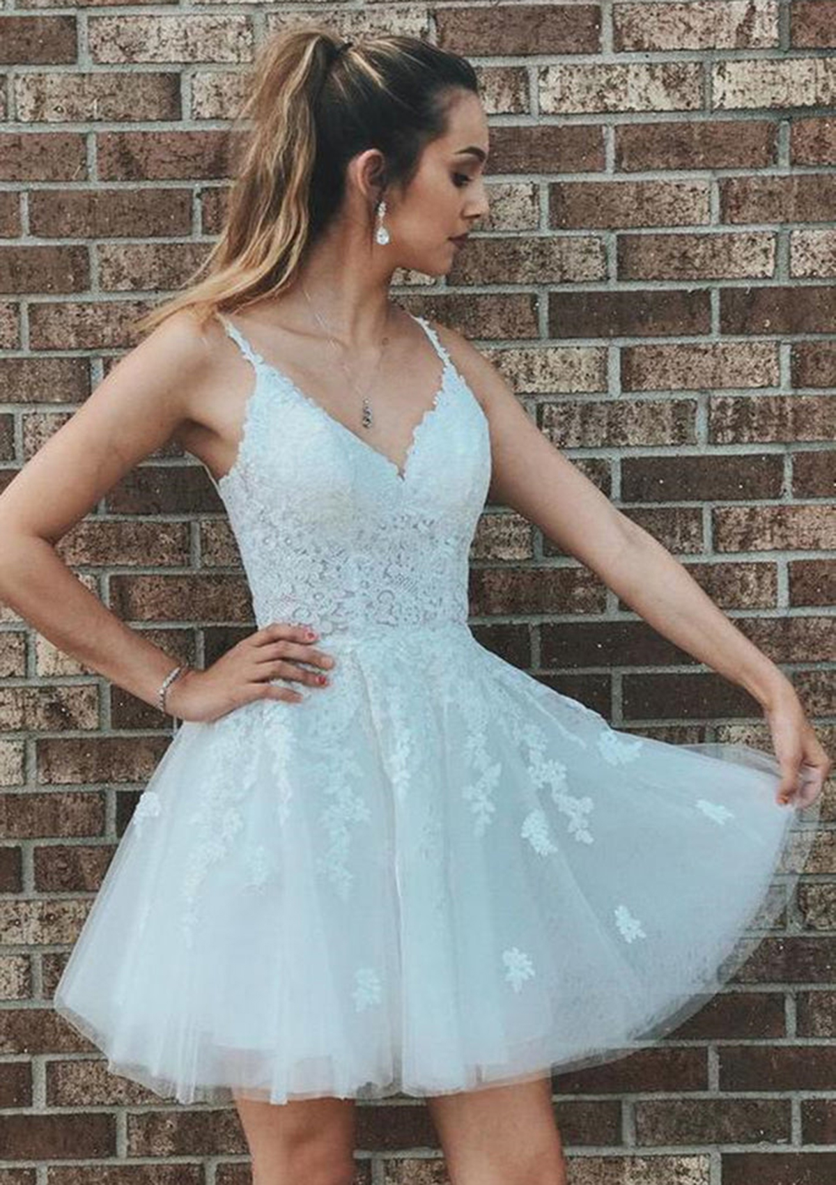 White Short/Mini Tulle A-line V Neck Lace Homecoming Dress With Appliqued - STACEES