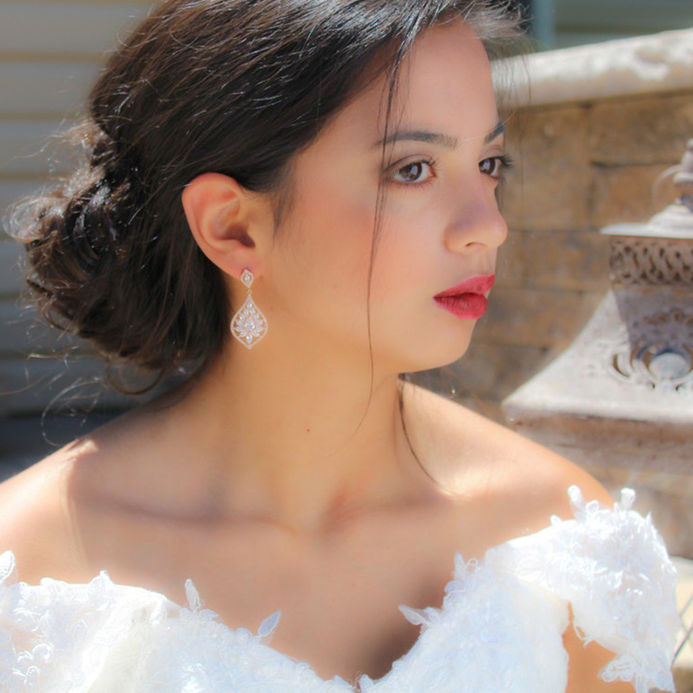 Femmes élégantes romantiques anciennes zircon boucles d'oreilles