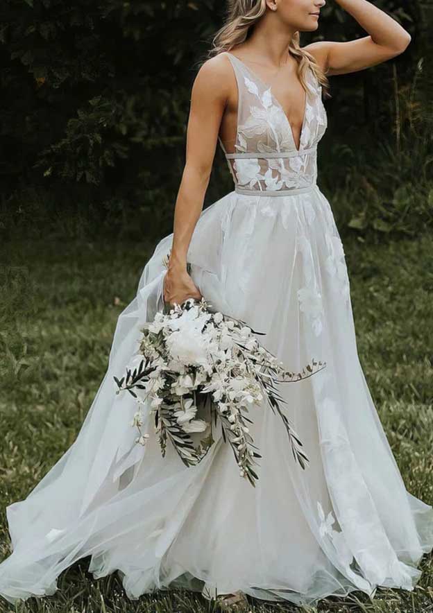 Princess A-line V Neck Sleeveless Tulle Sweep Train Wedding Dress With Lace Appliqued