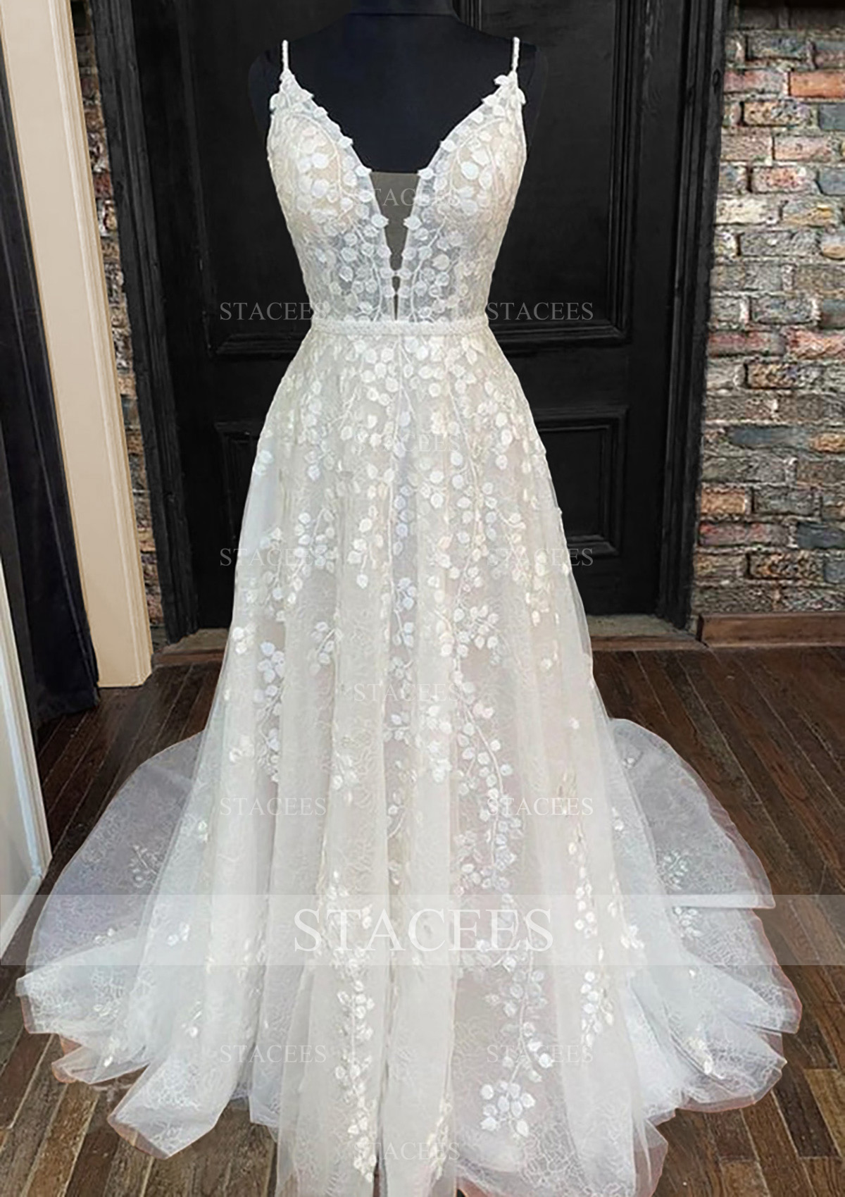 Ivoire Robe trapèze col en v dentelle traîne cour robe de bal avec plissé - STACEES