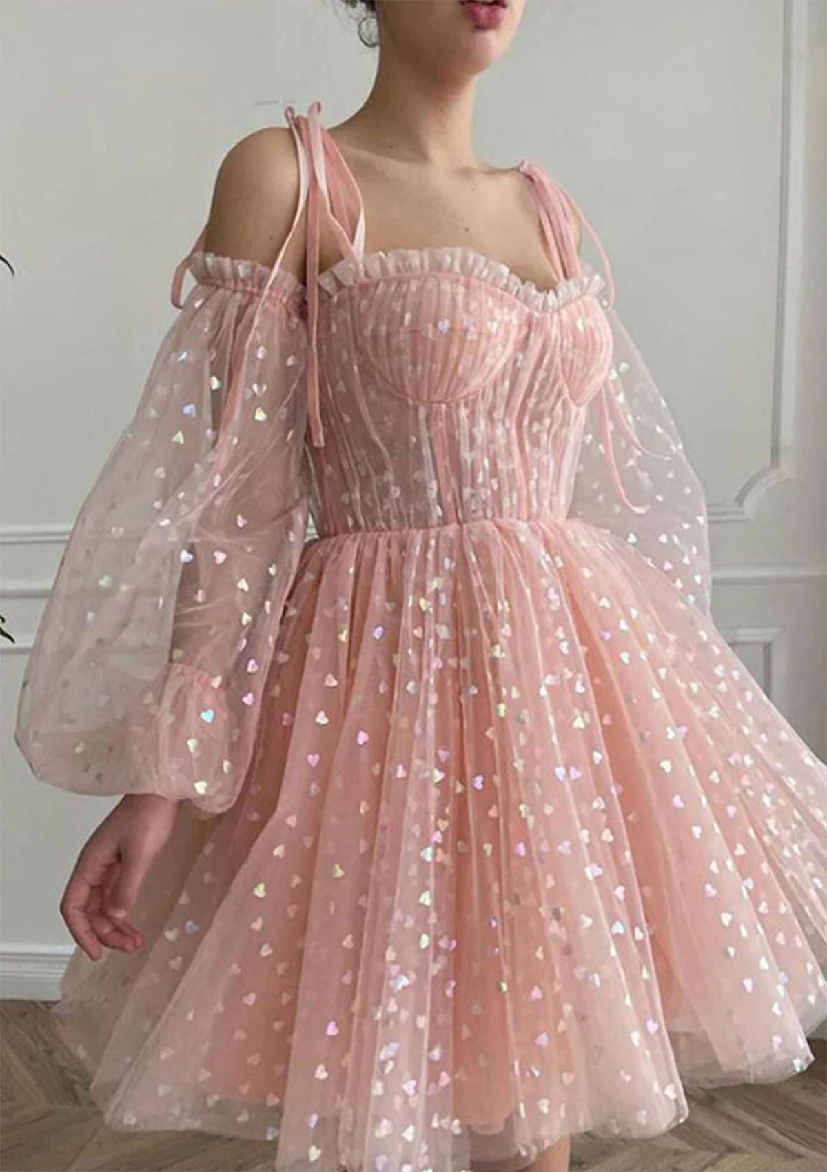 A-line Princess Sweetheart Full/Long Sleeve Short/Mini Tulle Homecoming Dress with Pleated Sequins