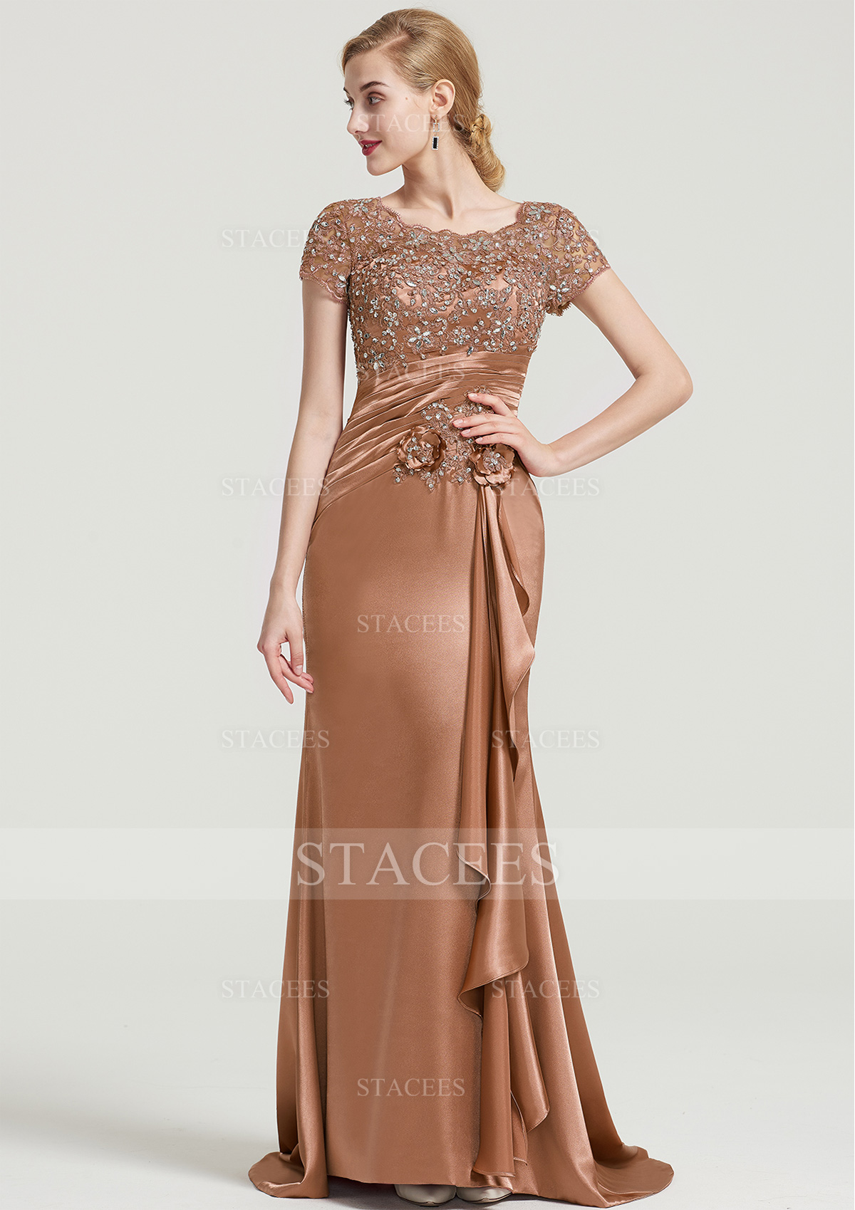Comme Image Fourreau scoop charmeuse traîne balayage robe de mère de la mariée avec perle plissé volants - STACEES