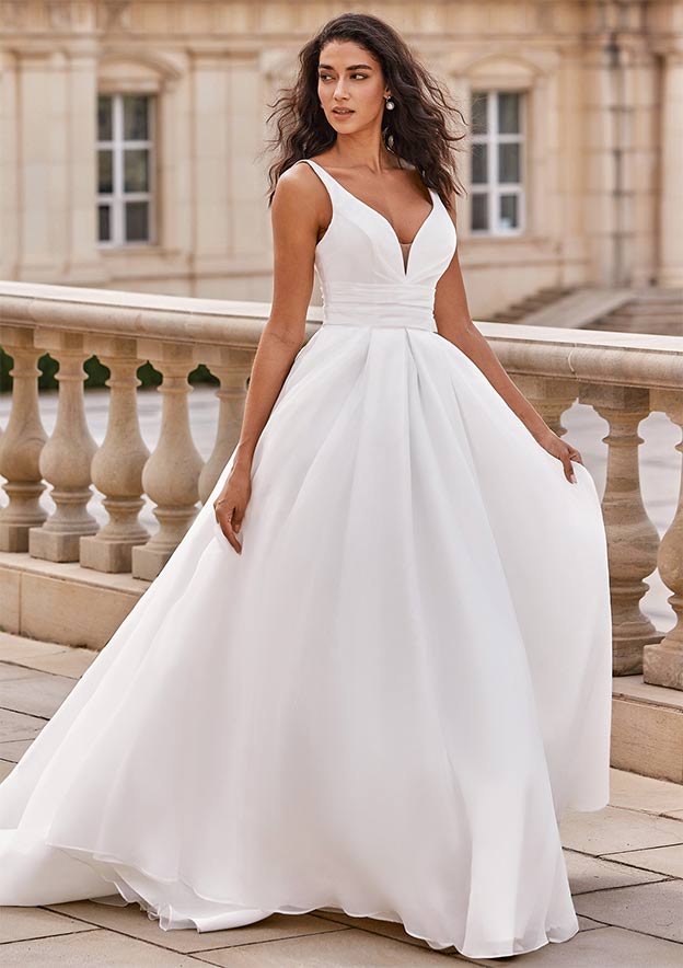 clean modern wedding dress Wedding Dress Trends: Clean + Chic
