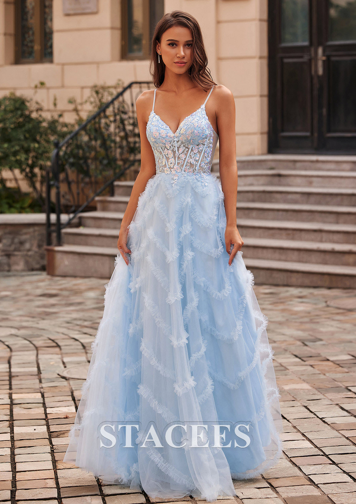 Bleu Ciel Trapèze col en v tulle ras du sol robe de bal avec volants  - STACEES