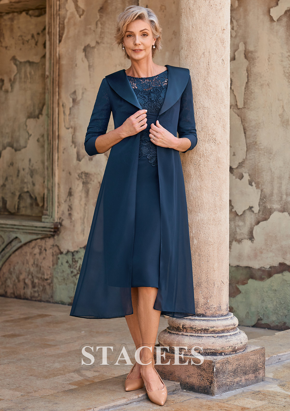 Elegant Knee-Length Mother of the Bride Dress with Lace 3/4