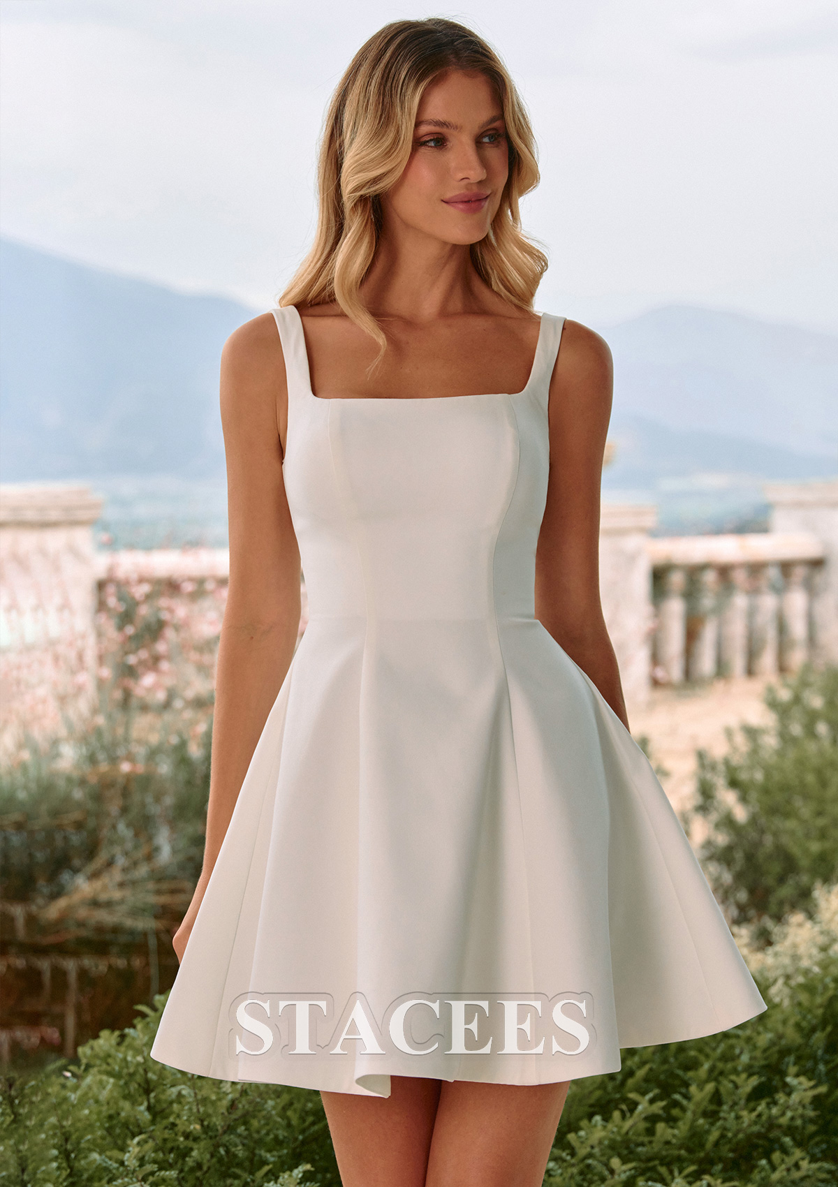 Ivoire Trapèze encolure carré crêpe élastique courte/mini robe de fête de la rentré - STACEES