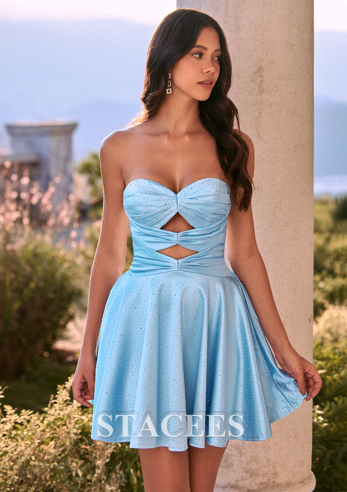 Bleu Ciel Trapèze col cœur satin soyeux courte/mini robe de fête de la rentré avec strass thermocollant plissé trou de serrure - STACEES