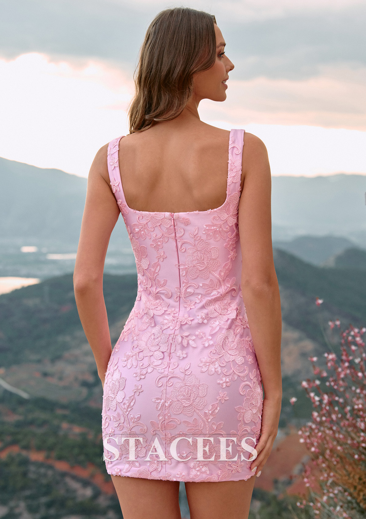 Rosa Blush Tubo cuello cuadrado tul corto/mini vestido para homecoming - STACEES