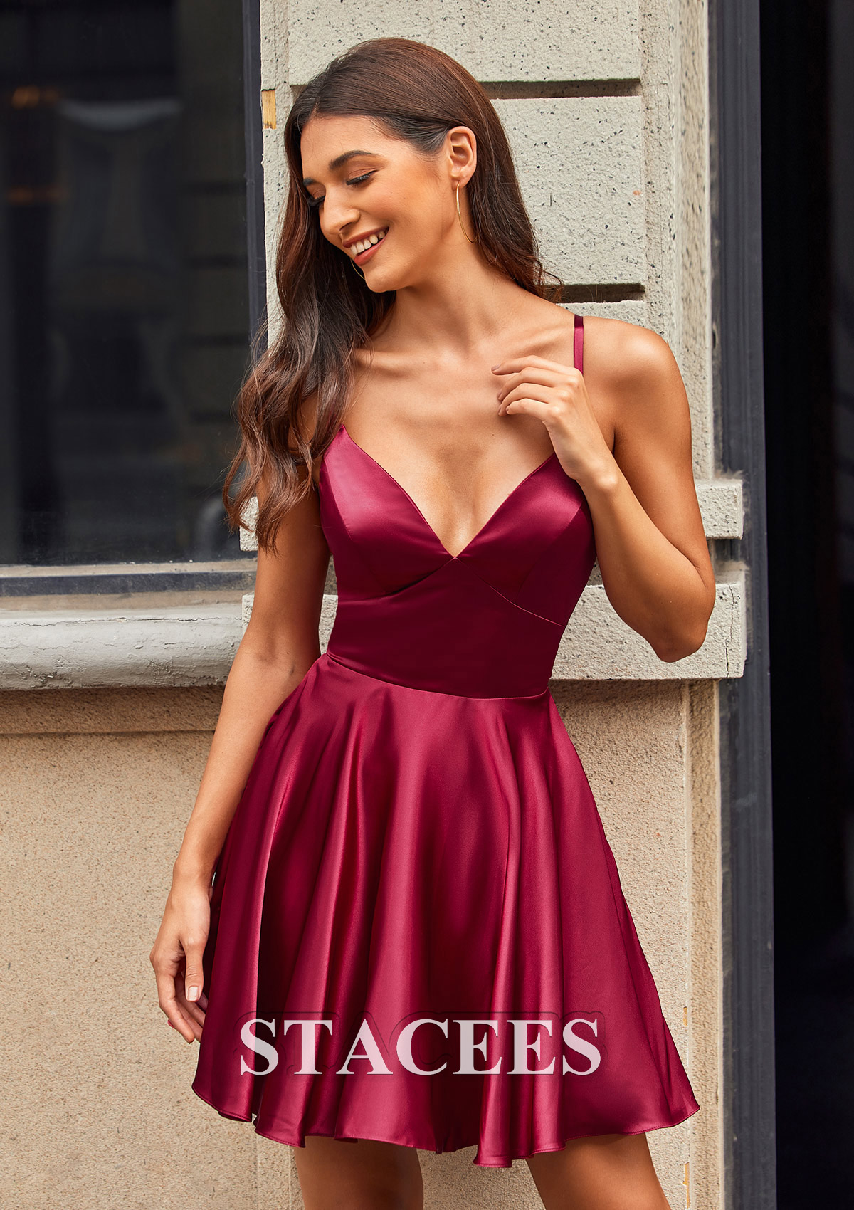 Burgundy Vestido línea a escote en v tela charmeuse corto/mini vestido para homecoming - STACEES
