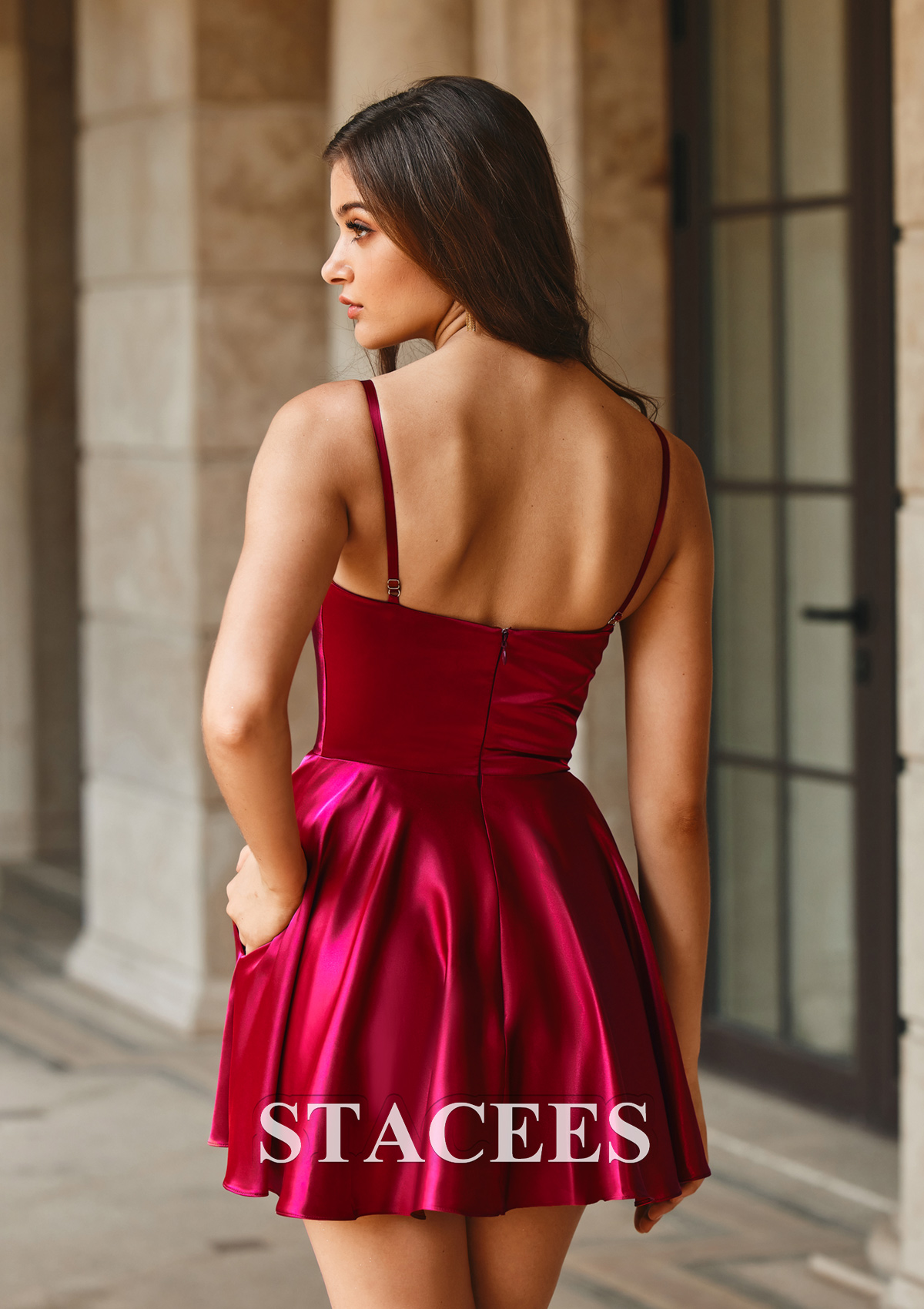 Burgundy Vestido línea a escote drapeado tela charmeuse corto/mini vestido para homecoming - STACEES