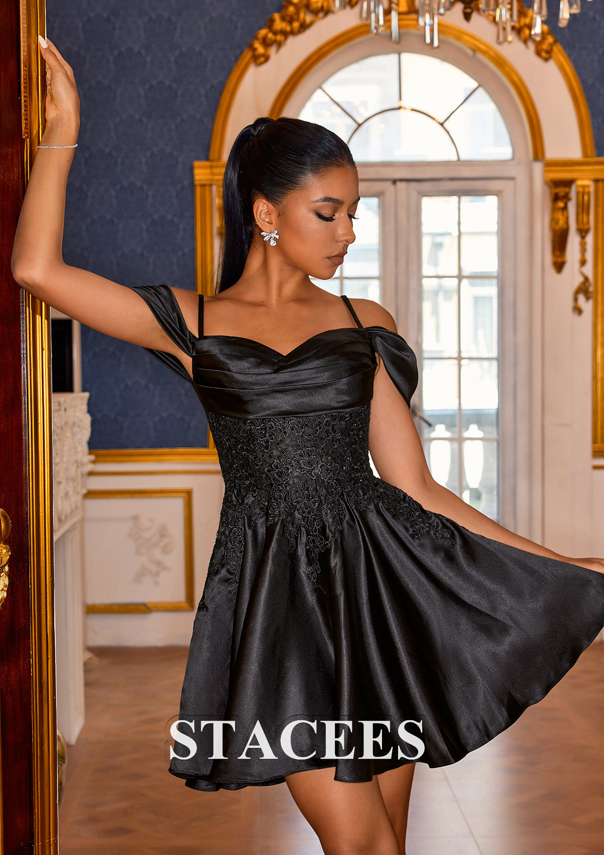 Noir Robe trapèze épaule dénudée satin courte/mini robe de fête de la rentrée - STACEES