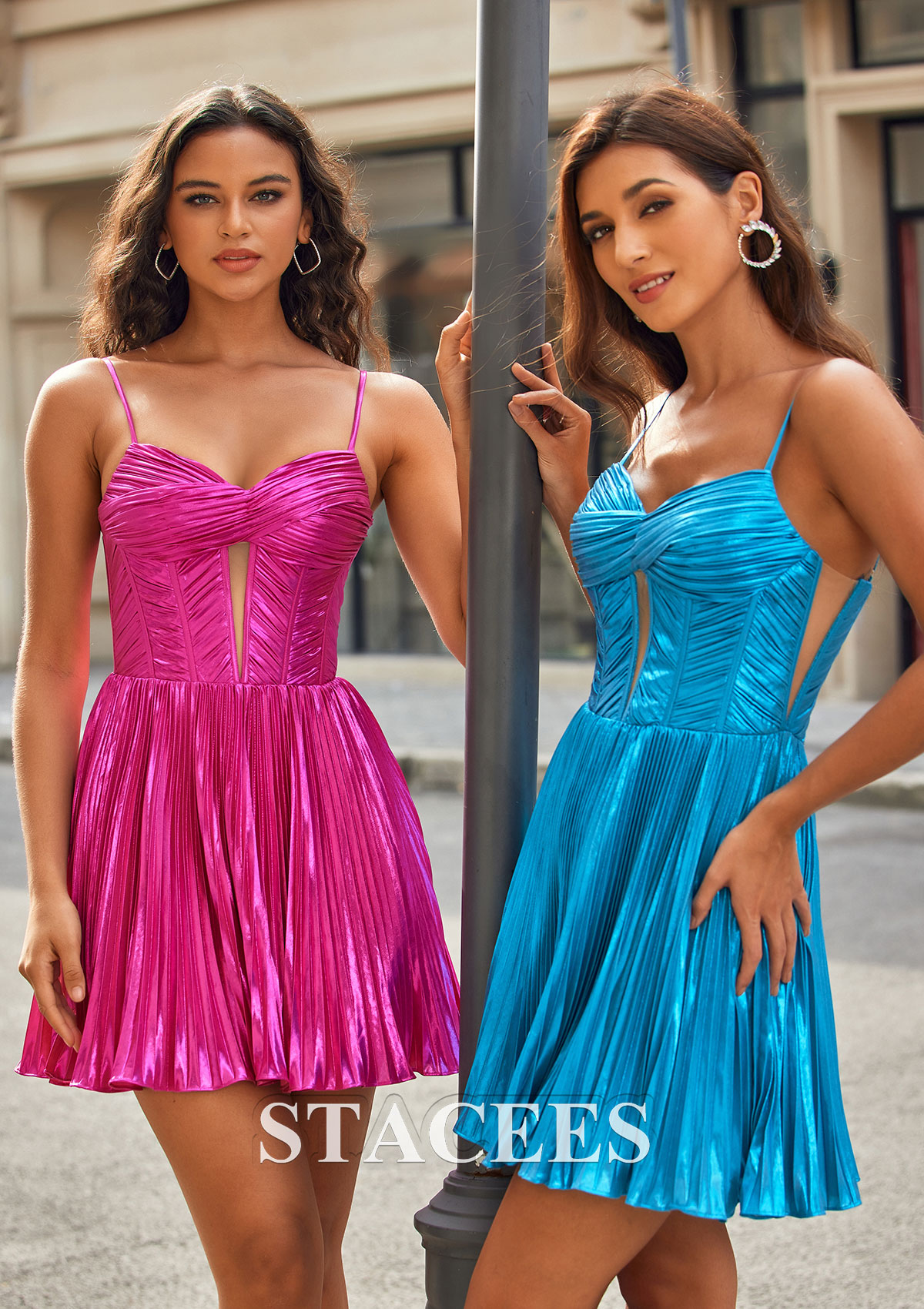 Azul Vestido línea a escote en v metálico corto/mini vestido para homecoming - STACEES