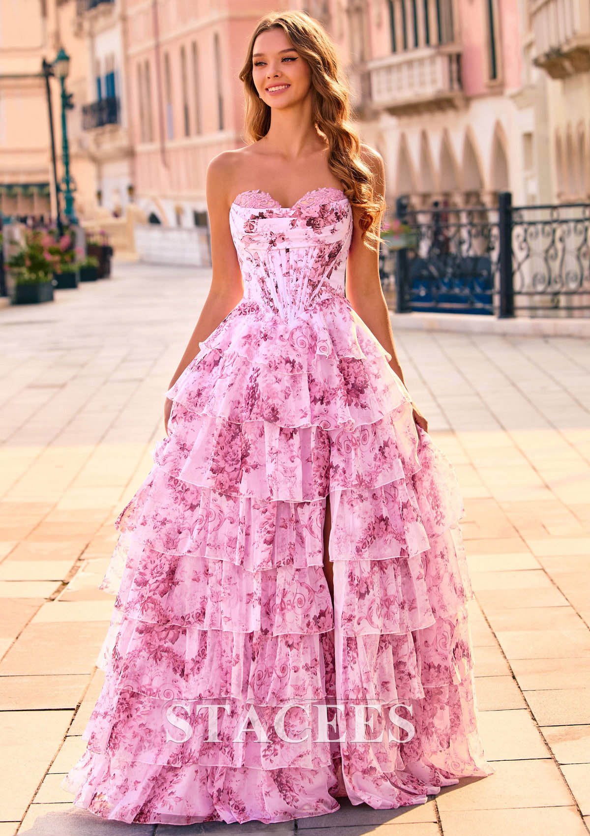 Blushing Pink Floral Trapèze cache coeur mousseline traîne balayage robe de bal avec plissé volants - STACEES