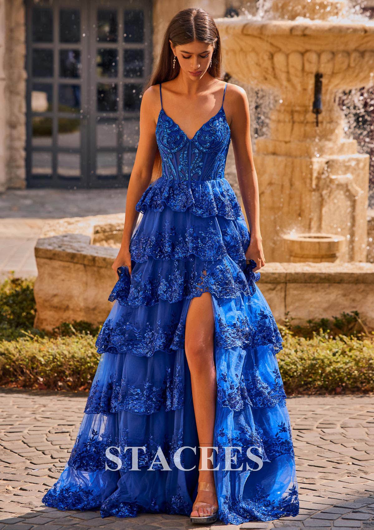 Bleu Royal Trapèze col en v tulle traîne balayage robe de bal avec volants - STACEES
