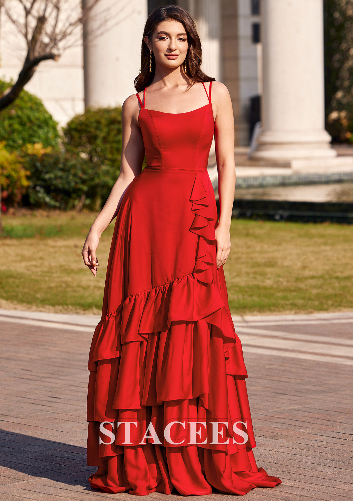 Rouge Robe trapèze carrée satin extensible traîne balayage robe de bal - STACEES