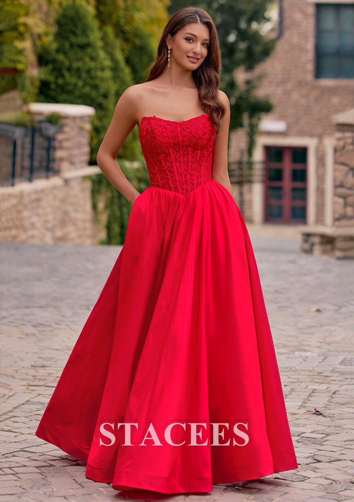 Rouge Trapèze carrée taffetas longueur ras du sol robe de bal avec perles poches - STACEES