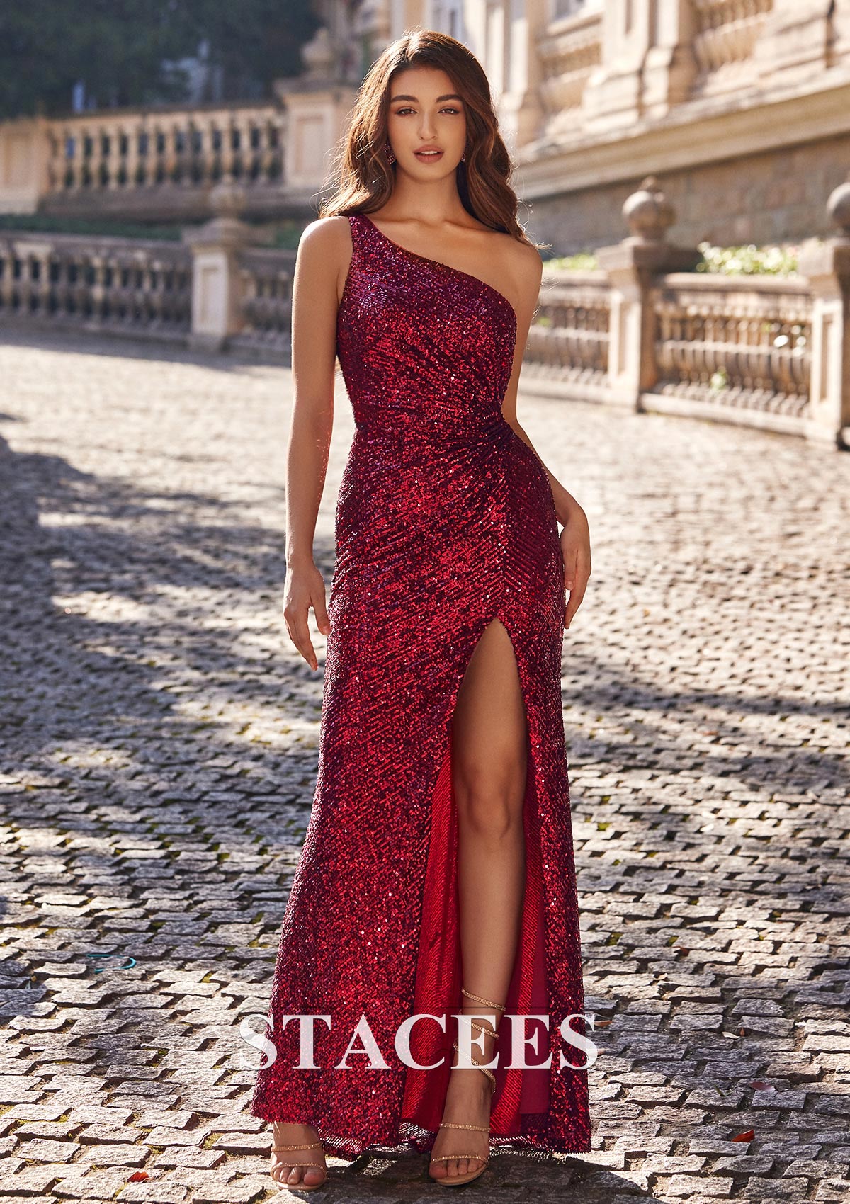 Burgundy Cubierta un hombre hasta el suelo lentejuelas vestido de graduación - STACEES
